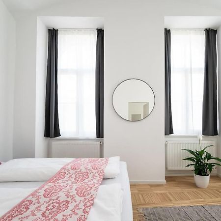 וינה Spacious 2Br Near Attractions By Hm מראה חיצוני תמונה