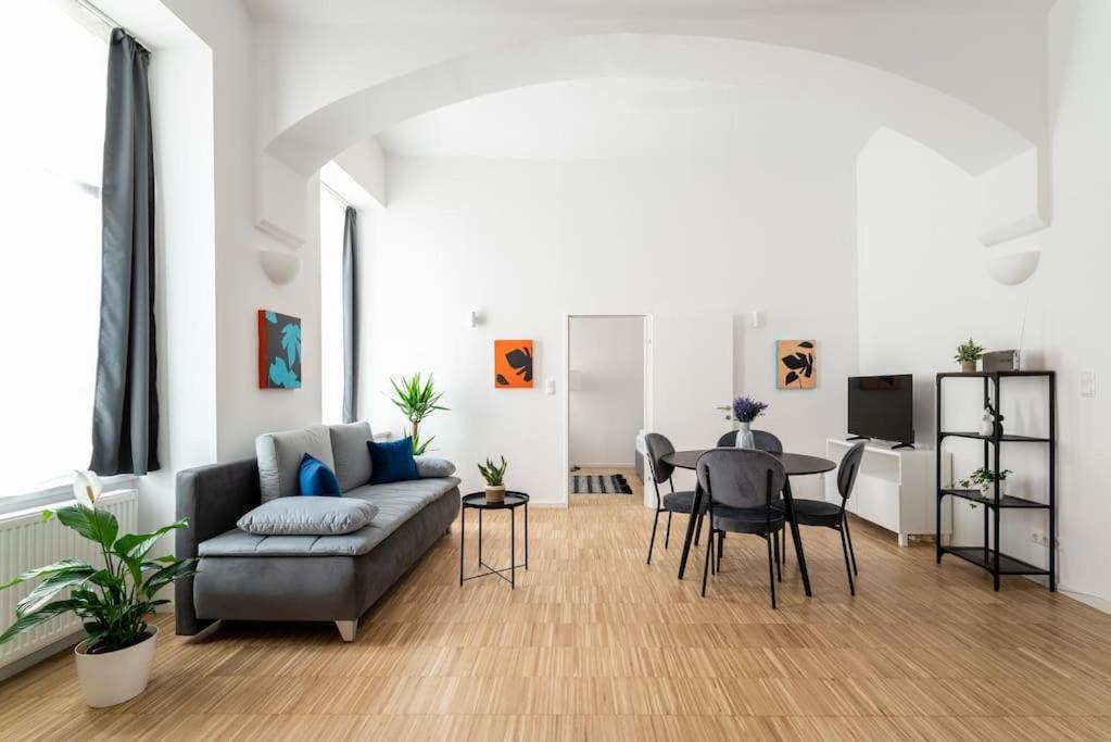 וינה Spacious 2Br Near Attractions By Hm מראה חיצוני תמונה